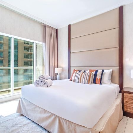 Bnbmehomes - Spacious Studio In Downtown Near Burj Khalifa - 1703 Дубай Екстериор снимка