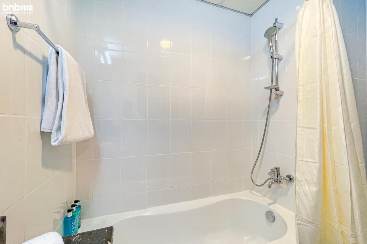 Bnbmehomes - Spacious Studio In Downtown Near Burj Khalifa - 1703 Дубай Екстериор снимка