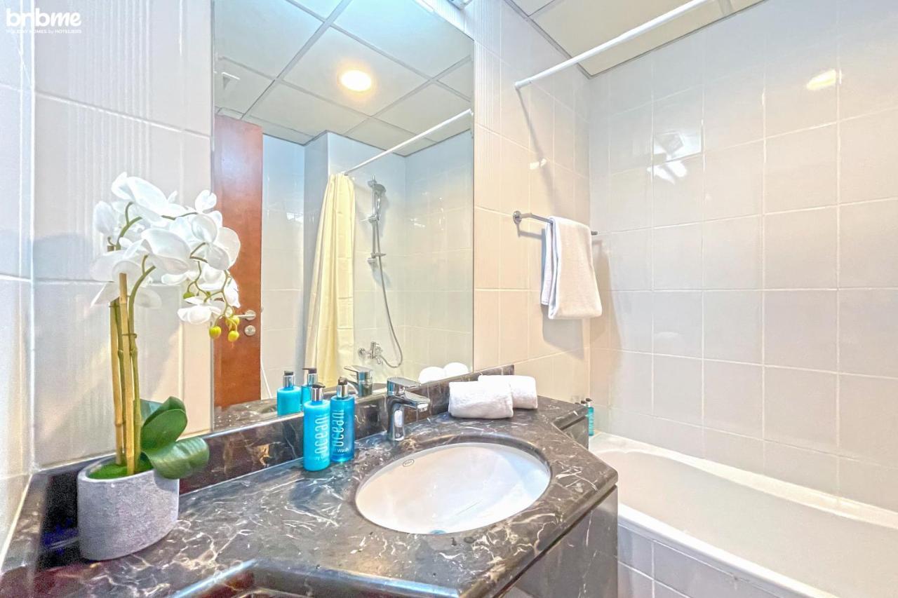 Bnbmehomes - Spacious Studio In Downtown Near Burj Khalifa - 1703 Дубай Екстериор снимка